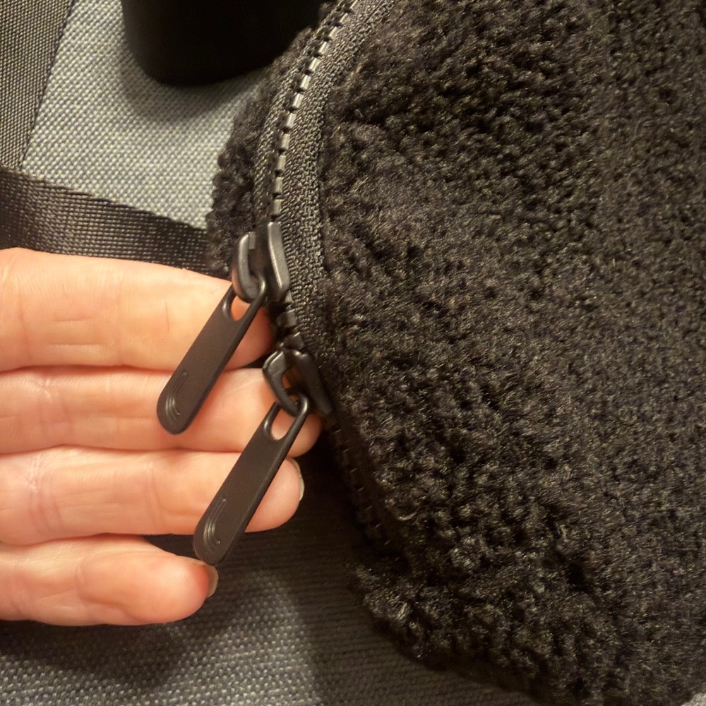 Lole Black Sherpa Belt Bag Fleece Waist Pack Fanny Pack Adjustable Logo Strap - Picture 5 of 11